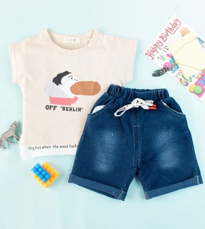 2-piece Baby / Toddler Boy OFF BERLIN Print Short-sleeve Top and Solid Shorts Set